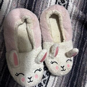 Women’s cute fuzzy slippers